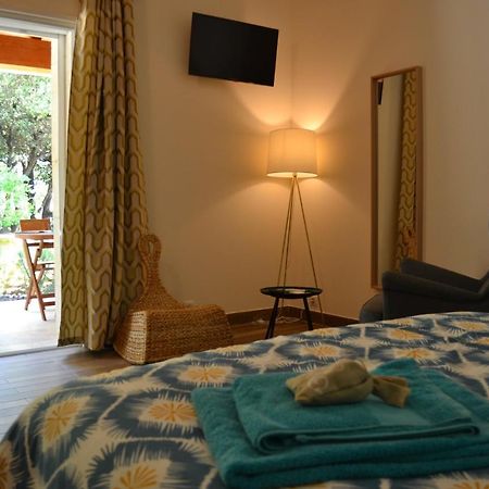 Bed and Breakfast La Romagnolette Saint-Restitut Екстер'єр фото