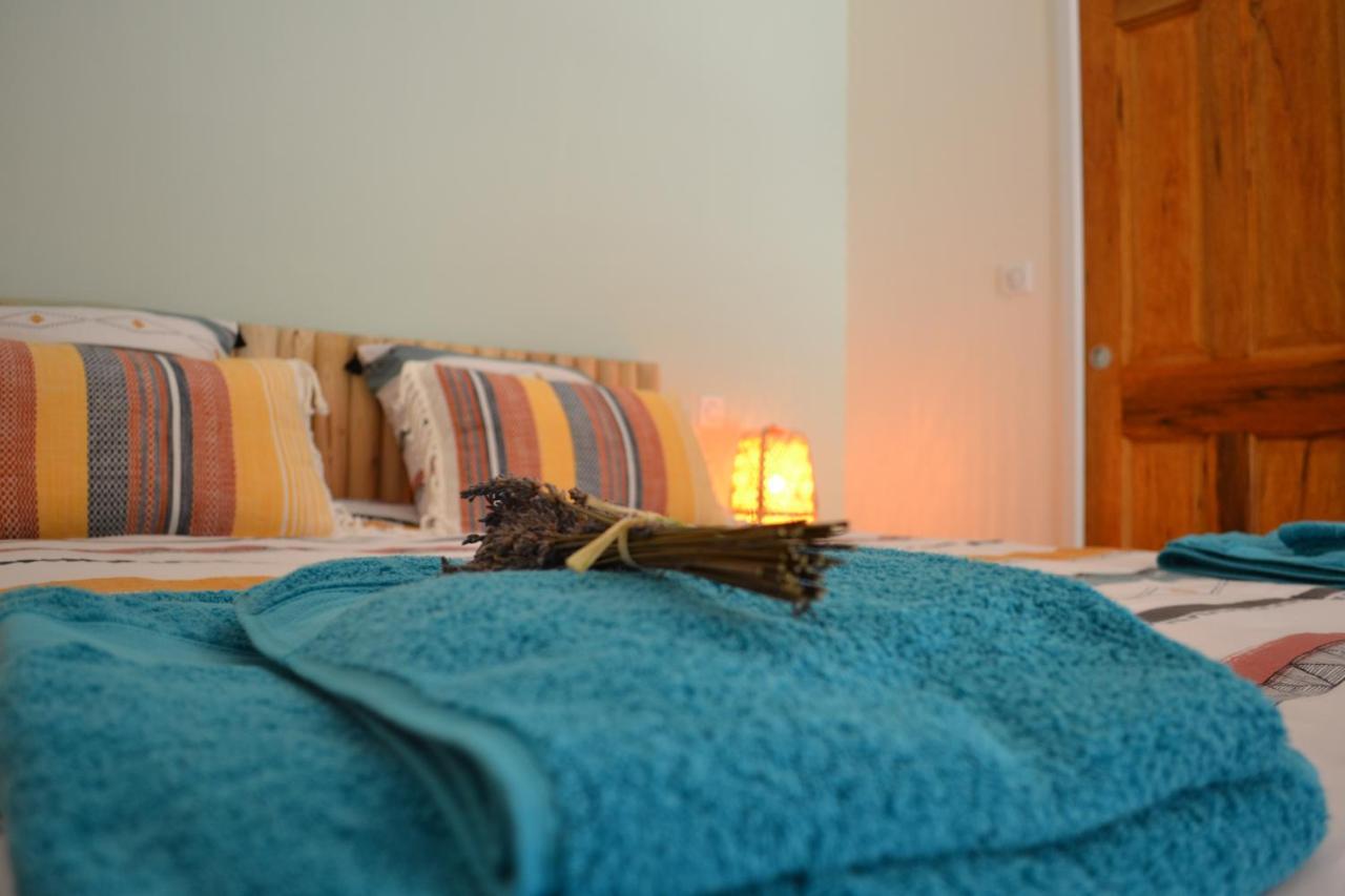 Bed and Breakfast La Romagnolette Saint-Restitut Екстер'єр фото