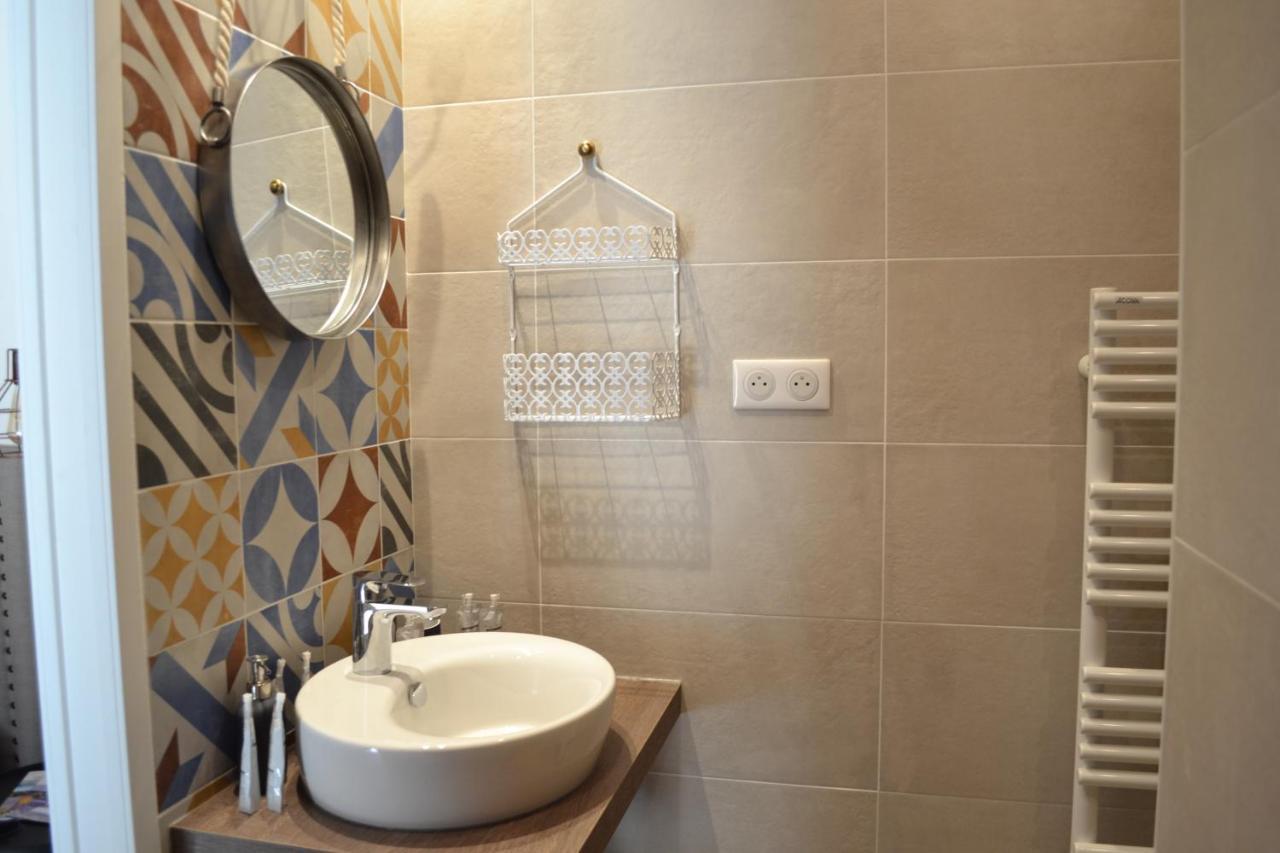 Bed and Breakfast La Romagnolette Saint-Restitut Екстер'єр фото